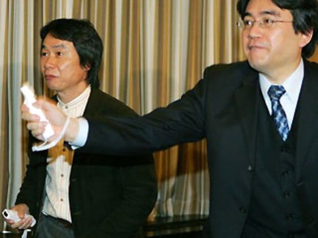 Iwata plays Wii with Miyamoto. Says full digital download won't replace retail for 20 years Iwata plays Wii with Miyamoto. Says full digital download won't replace retail for 20 years